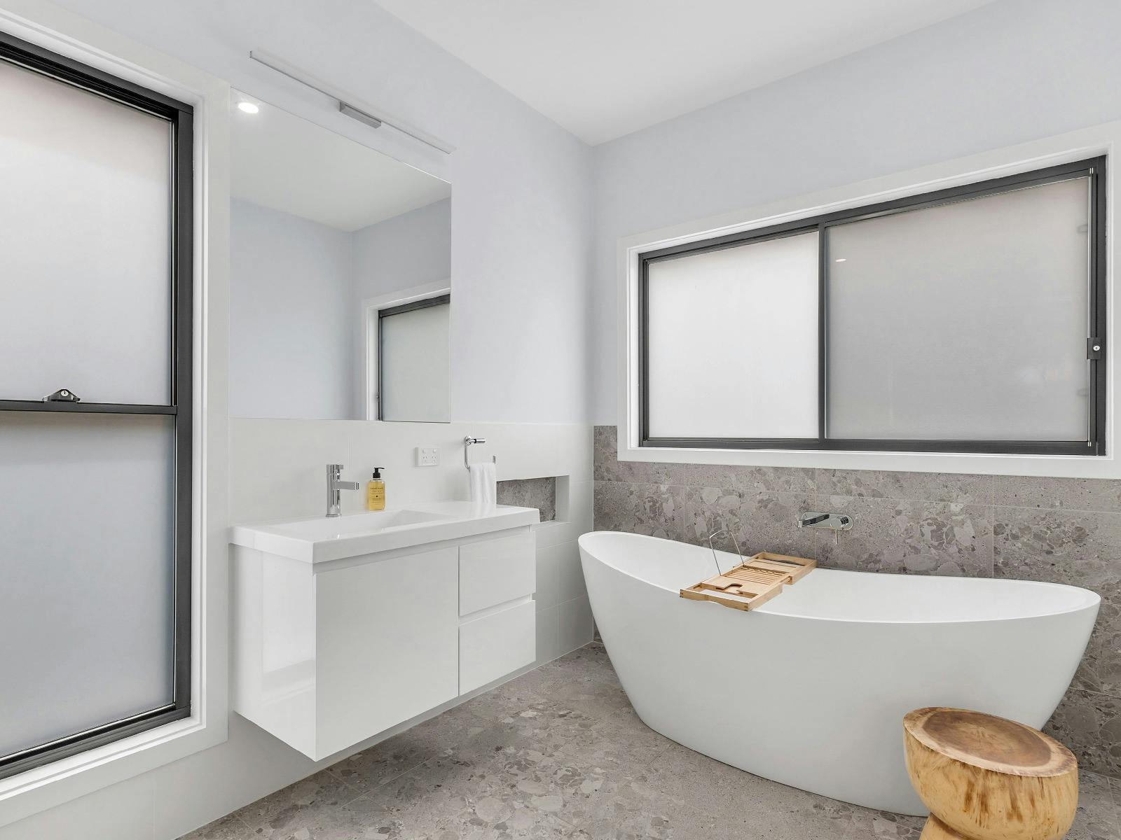 Villa Tallawanta bathroom with bath tub