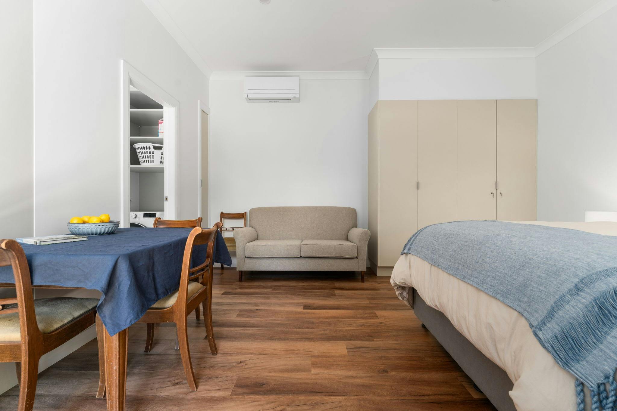 Lounge & Dining at William Studio