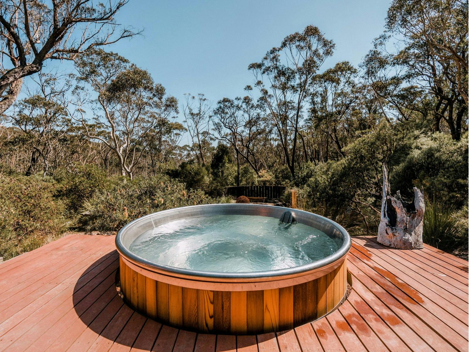 WILDACRES Cedar Hot Tub  in Ampithetre of Australian Bush