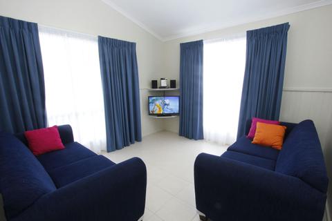 Three Bedroom Deluxe Six Berth Cabin