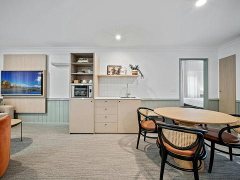 Lorikeet Suite