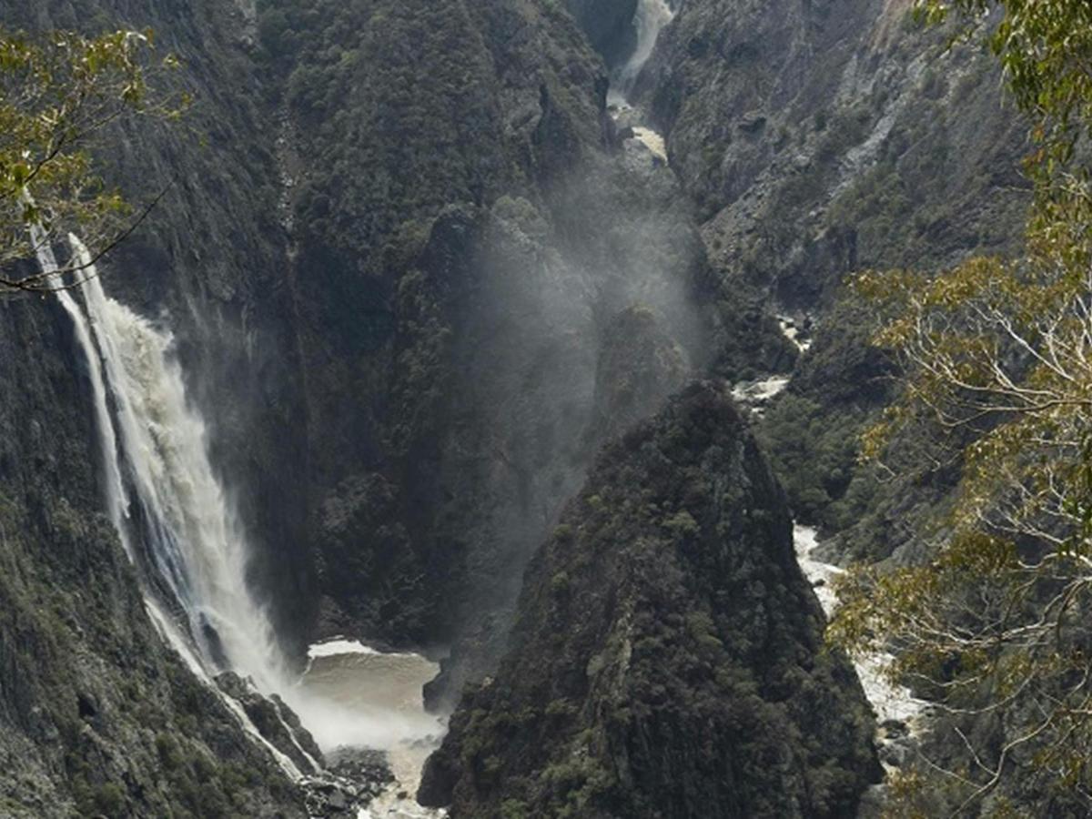 Wollomombi and Chandler Falls, Oxley Wild Rivers National Park. Photo: Leah Pippos &copy; DPE