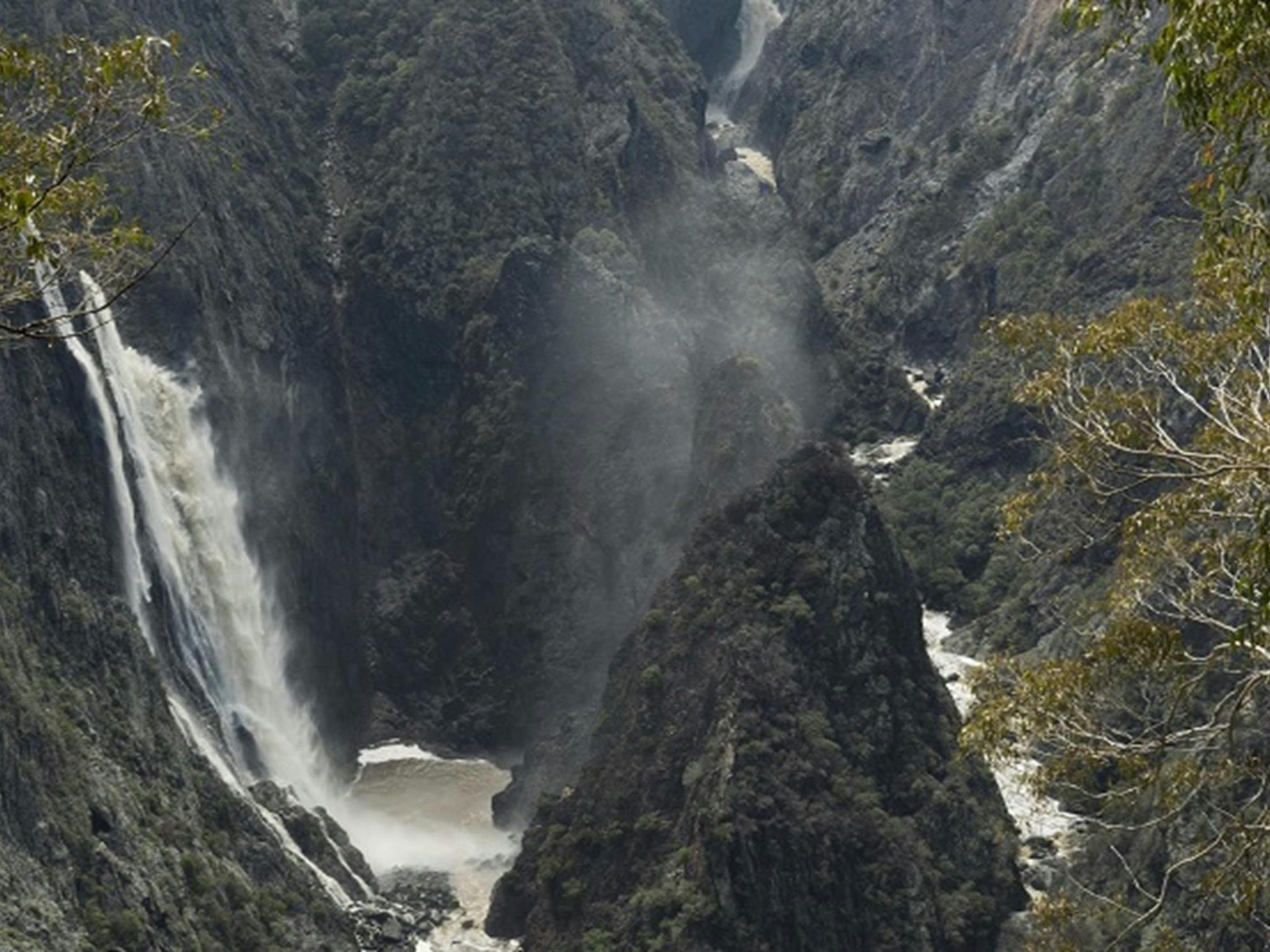 Wollomombi and Chandler Falls, Oxley Wild Rivers National Park. Photo: Leah Pippos &copy; DPE