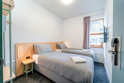 twin room