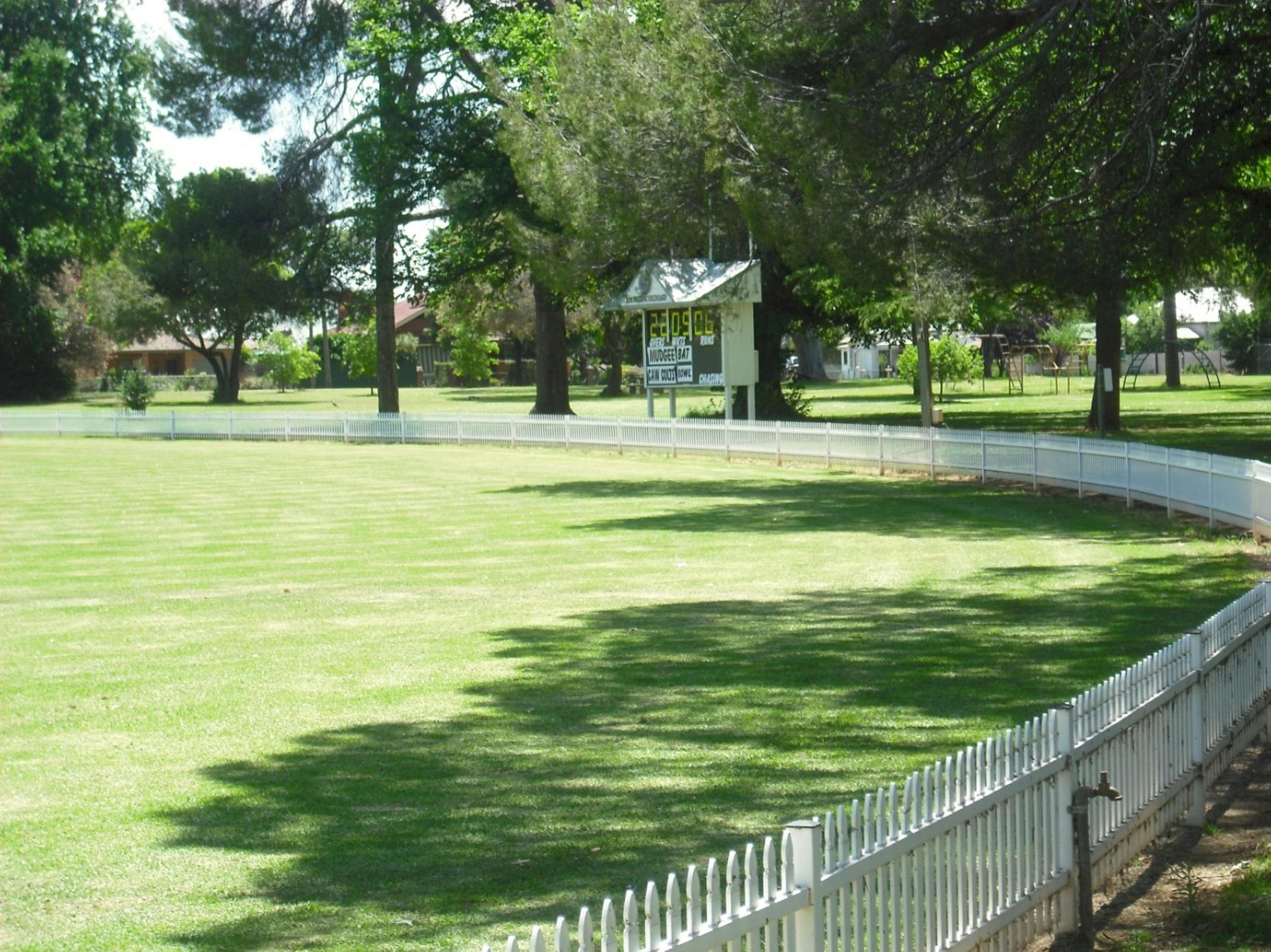 Albert Park - picket fence