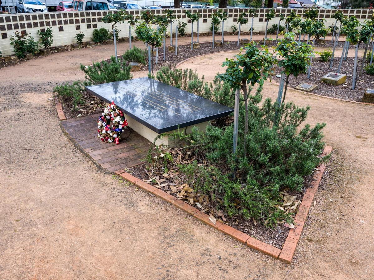 Memorial Rose Garden at the Walkway