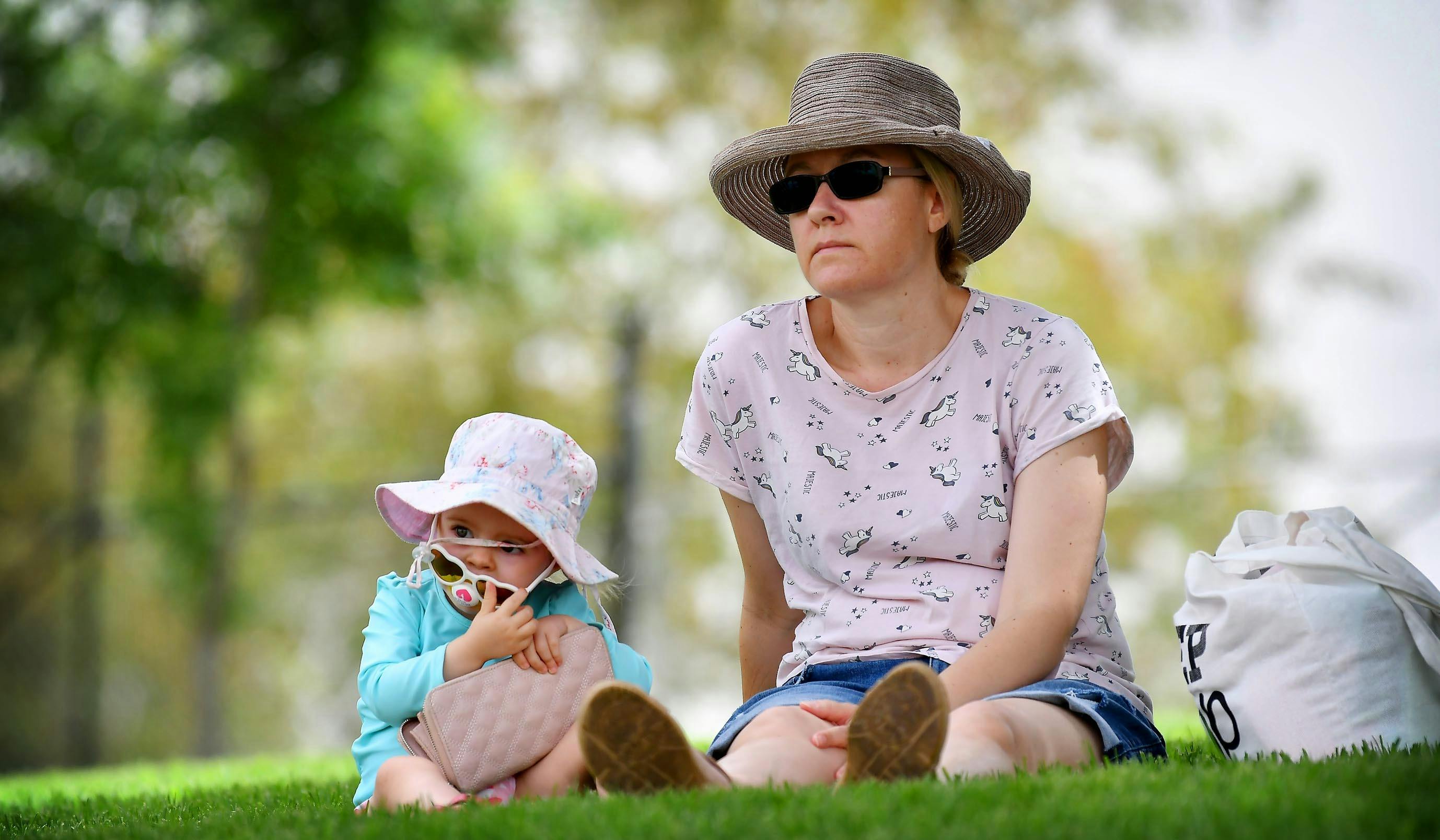 Enjoying a picnic together at Gunnedah Pool