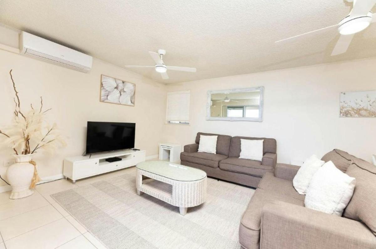 Lounge room