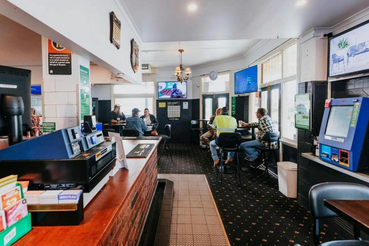 Bar