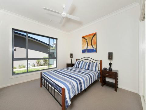 Bedroom Queen Bed