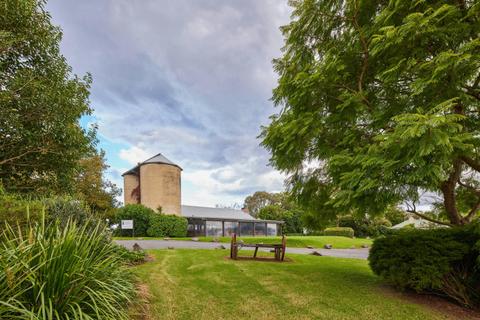 Silos Estate