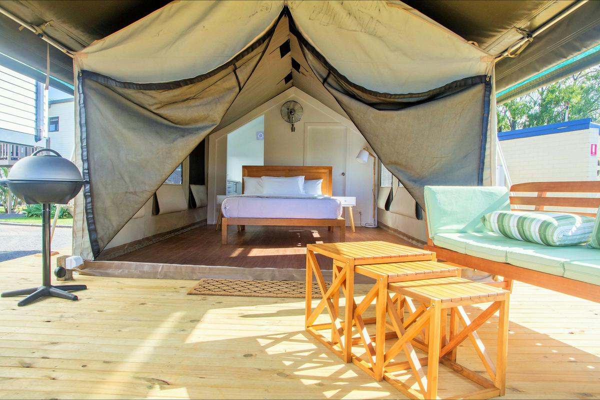 Glamping - Luxury Self Contained Safari Tent Accommodation