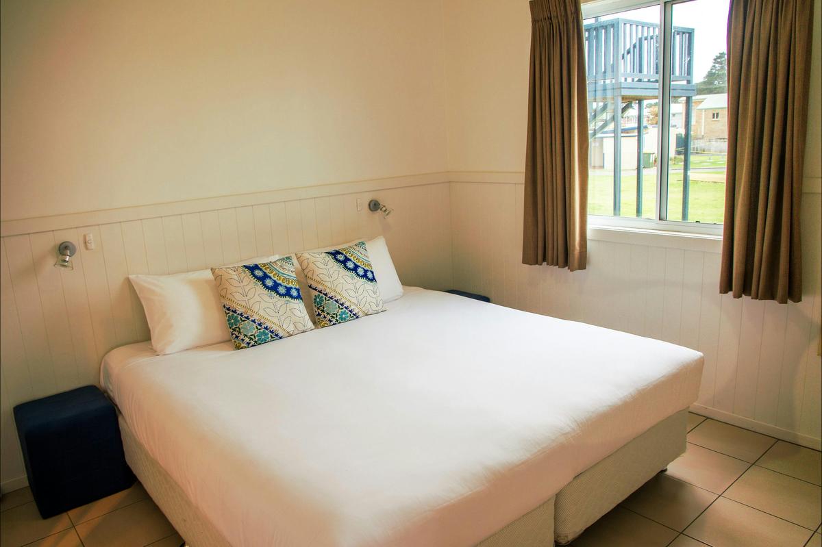 One Bedroom Waterfront Cabin with King Bed