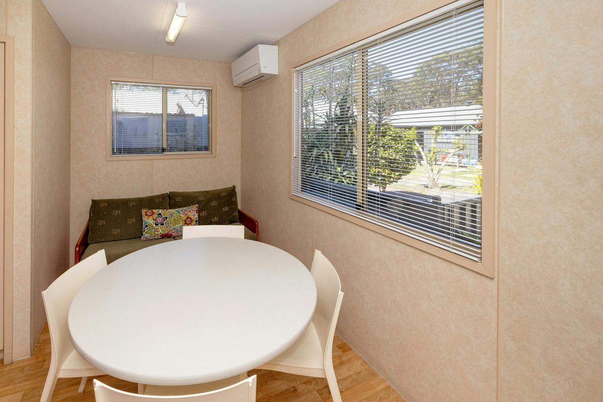 Dining & lounge area