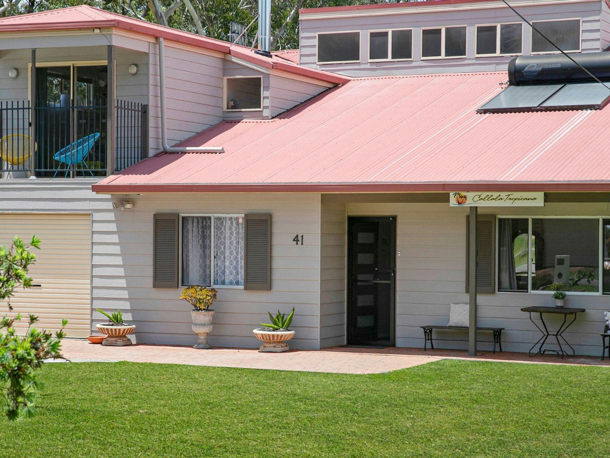 Callala Tropicana | Private Entrance