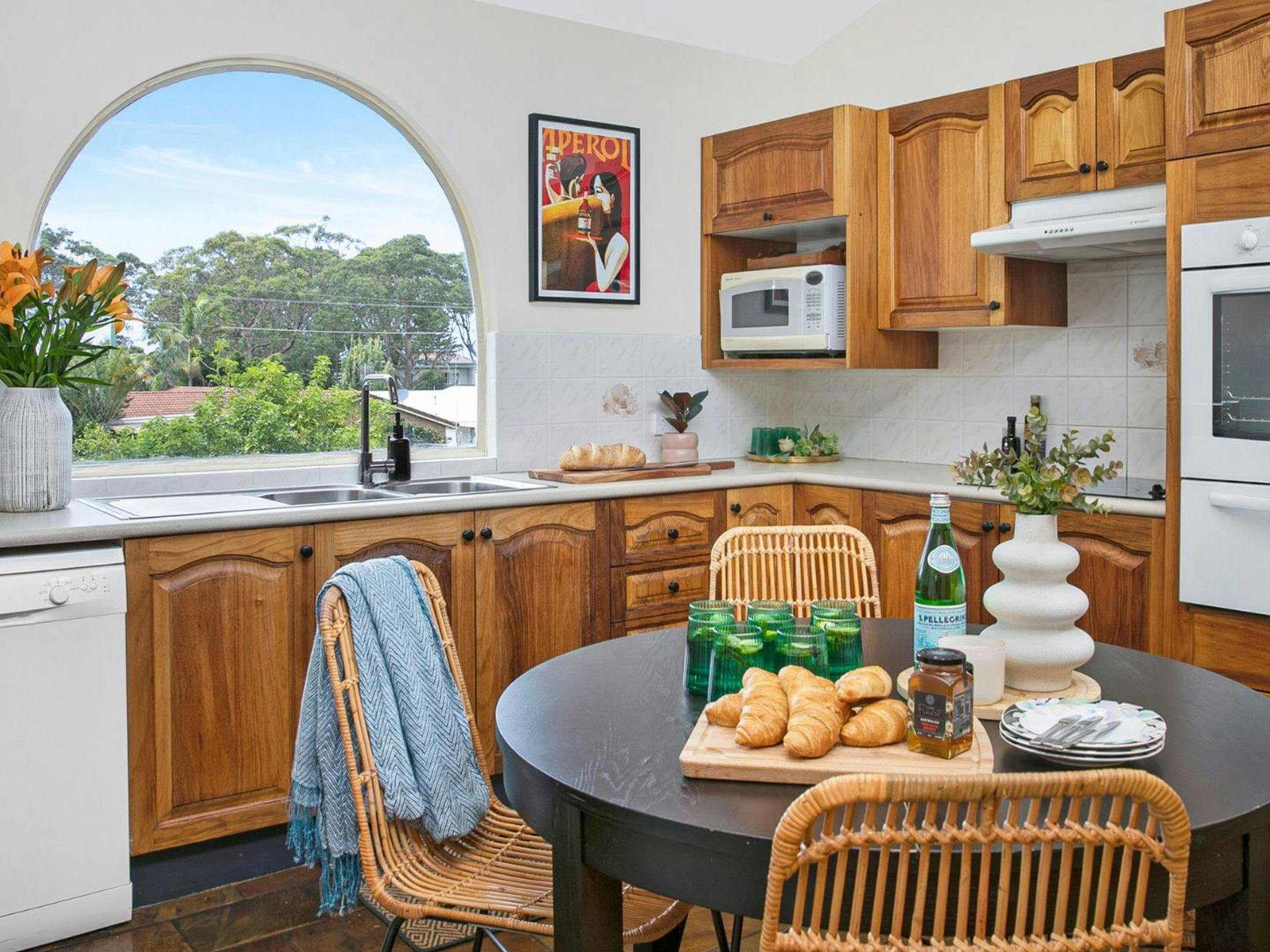 Kitchen | 4km to Bakery