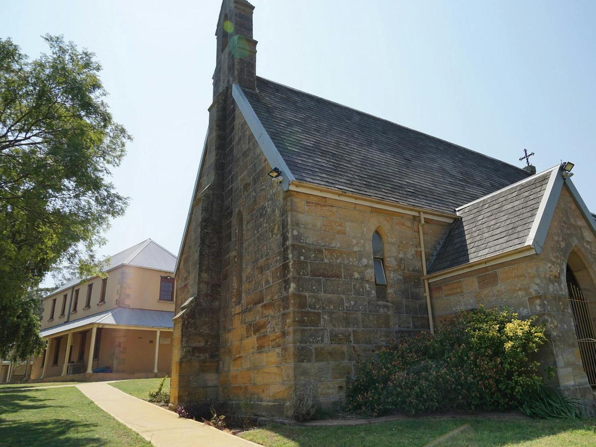 St John's and the Macquarie School House