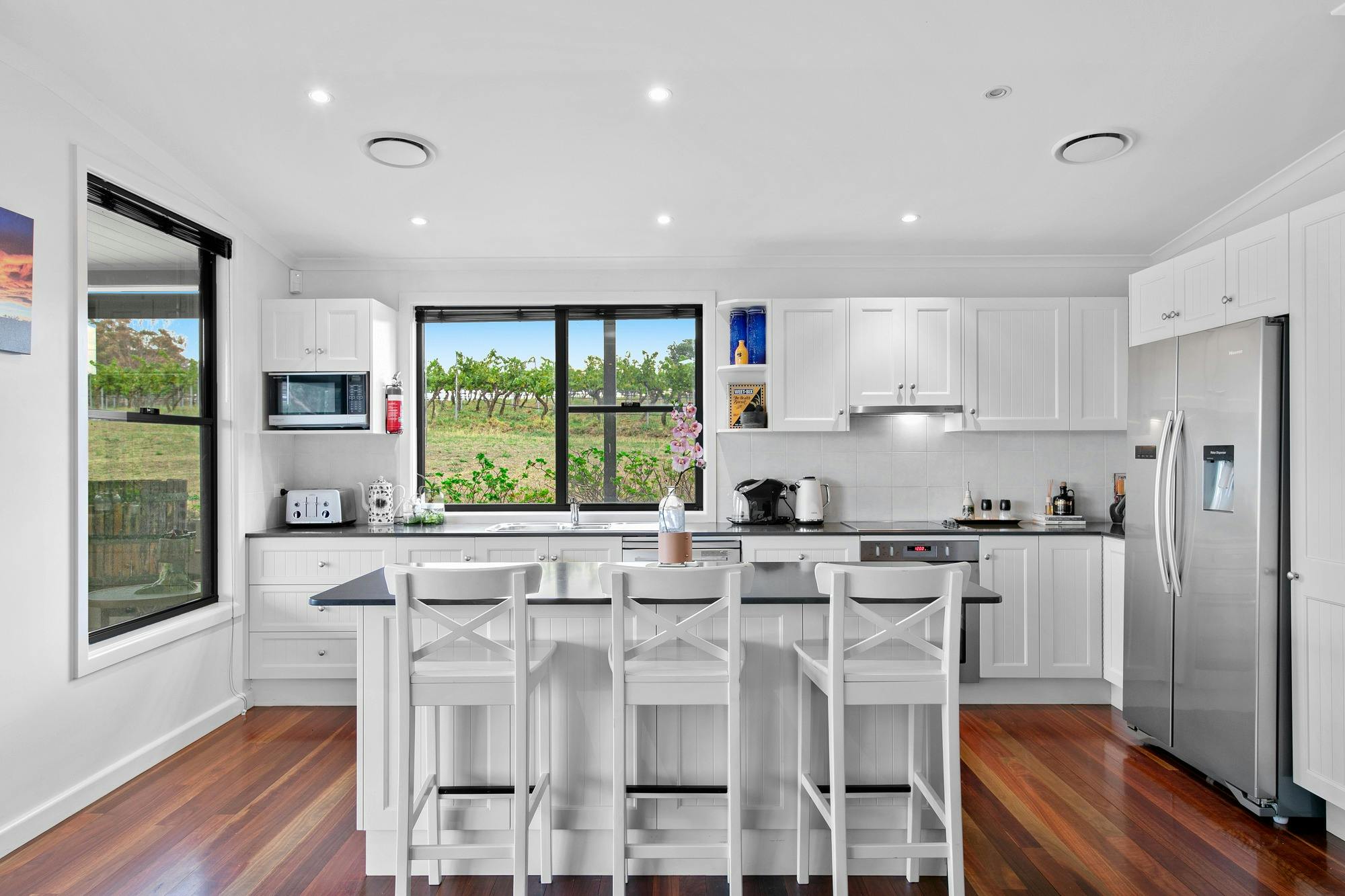 Fully equipped gourmet kitchen