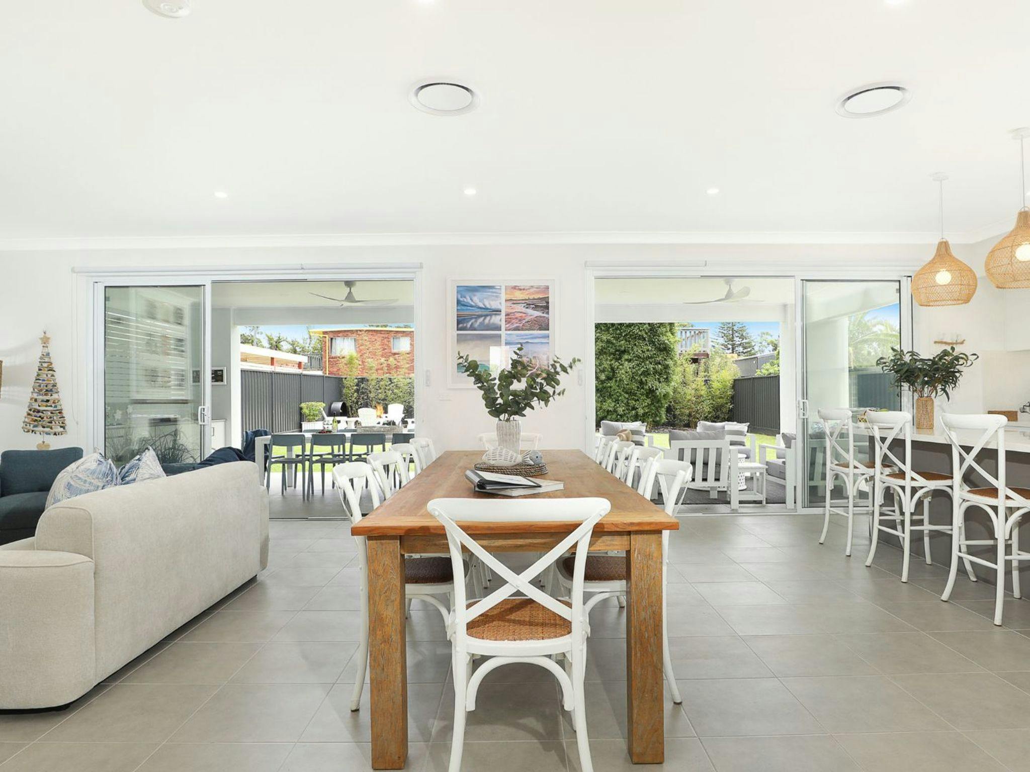 Hamptons Hideaway | Dining | Open plan living area | Breakfast bar | Laptop friendly | WiFi