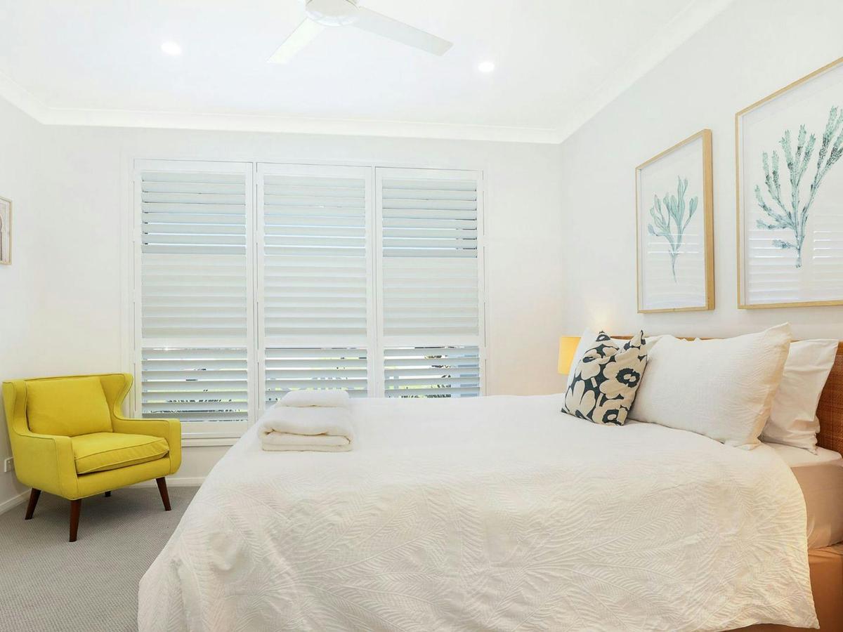 Hamptons Hideaway | Bedroom 1 | Queen | Ducted reverse cycle air conditioning | Ceiling fan