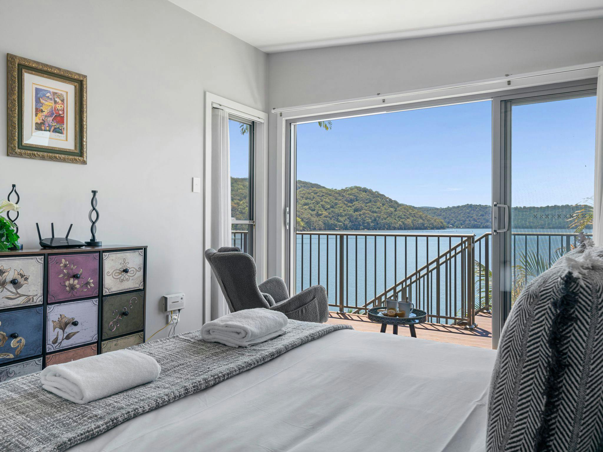 Bedroom 1 - Queen Bed