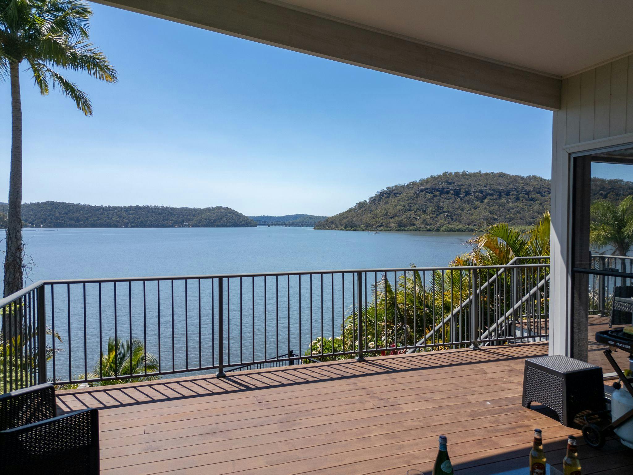 Outdoor verandah - water views - Hawkesbury River 