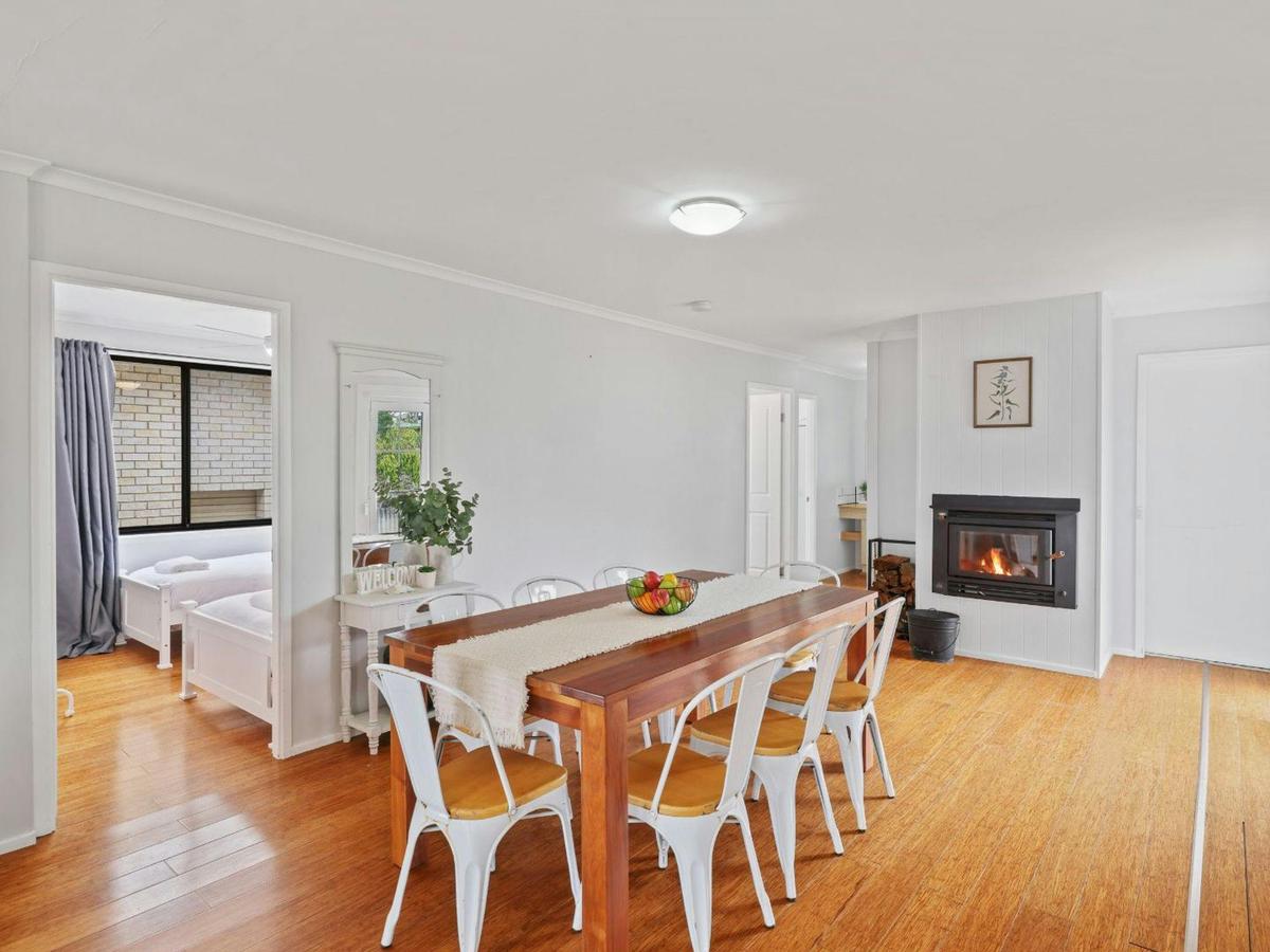 Riverside Retreat | Dining | Highchair | Combustion wood fireplace | Air conditioning 