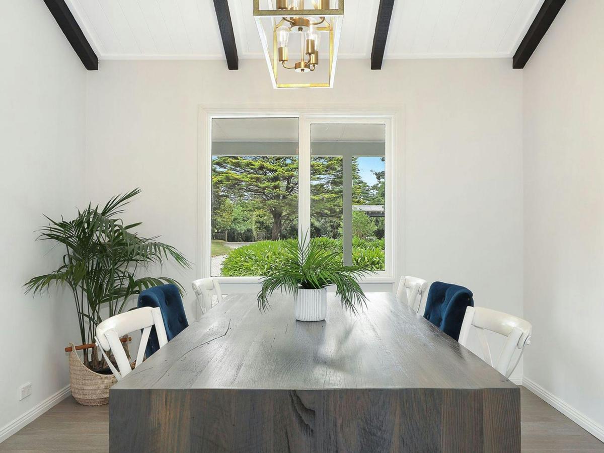 Wombleton | Dining room | Combustion fireplace | Wi-Fi | Garden views