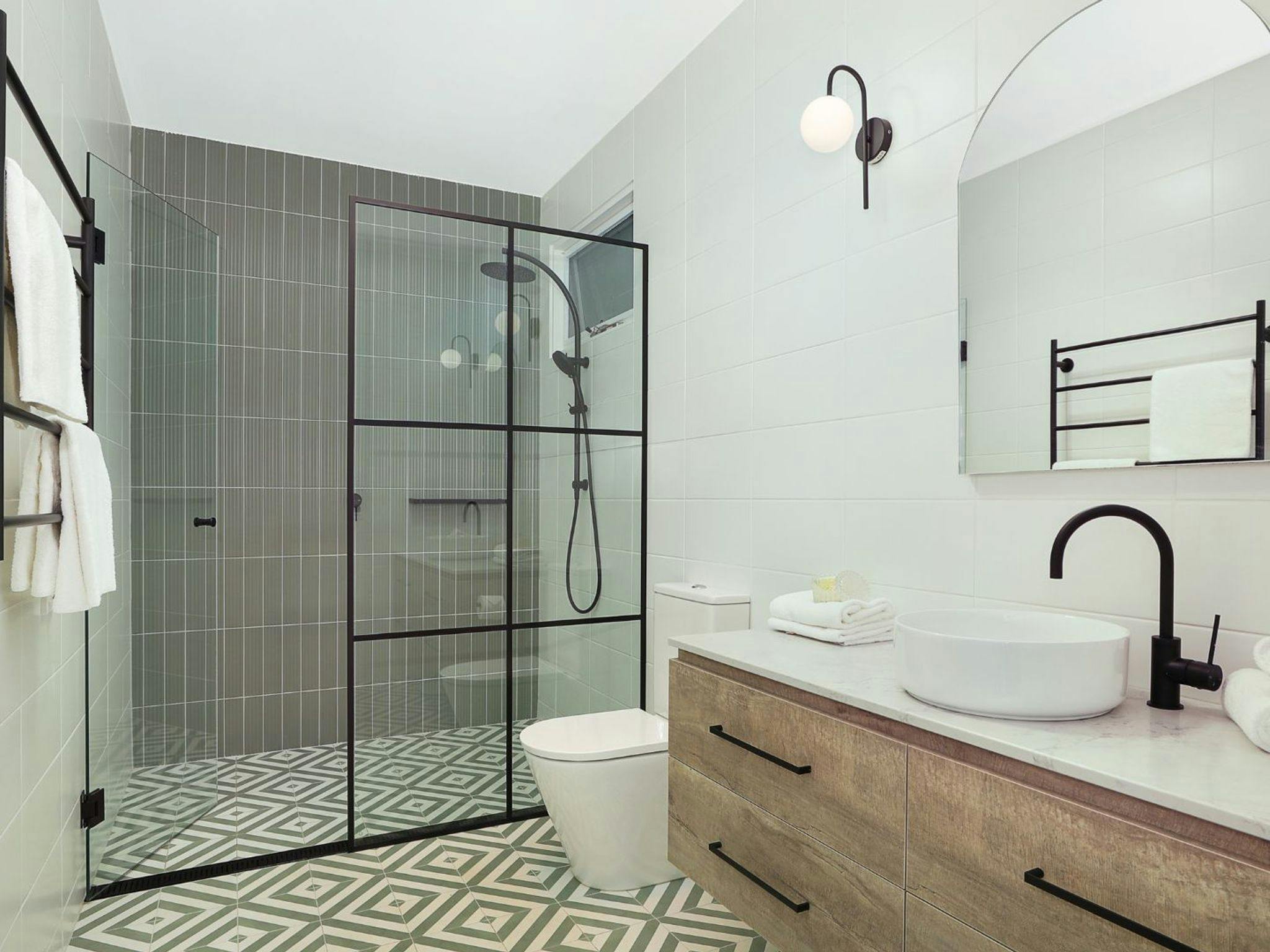 Wombleton | Ensuite | Shower | Vanity | Hair dryer 