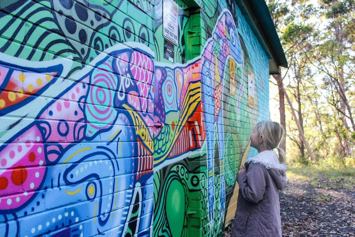 Mural along the Gumgali Track