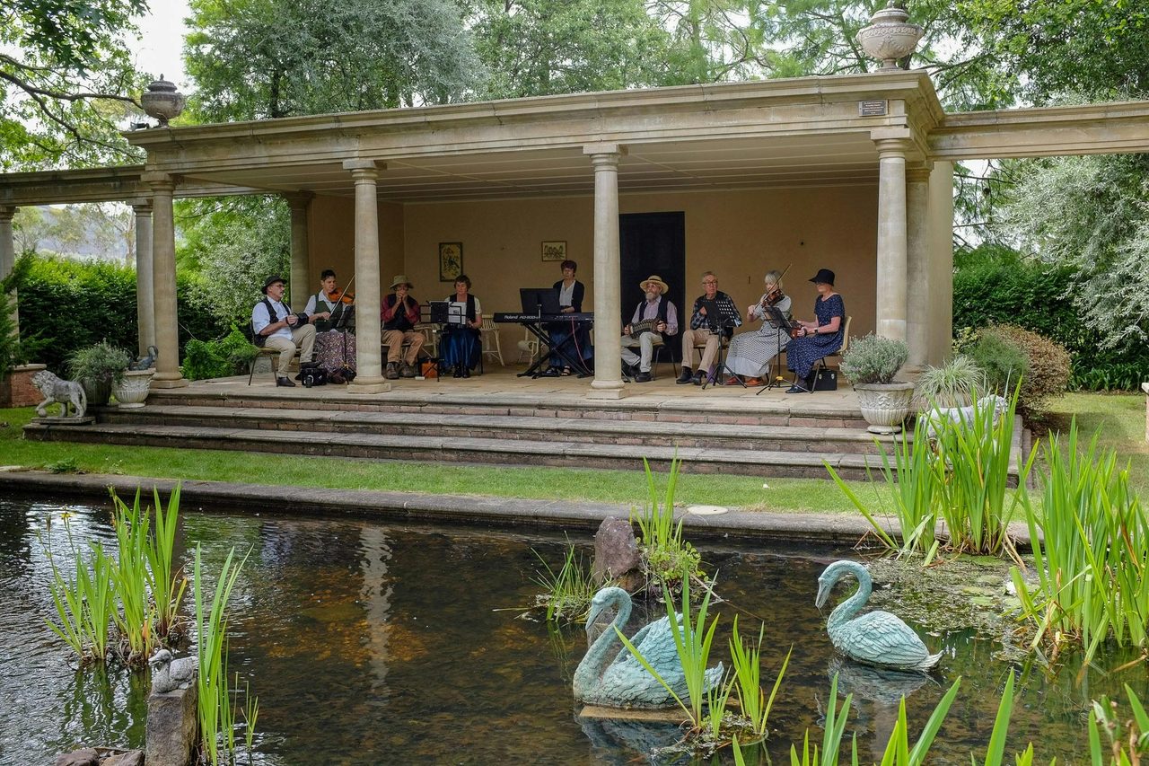 Golden Vale loggia