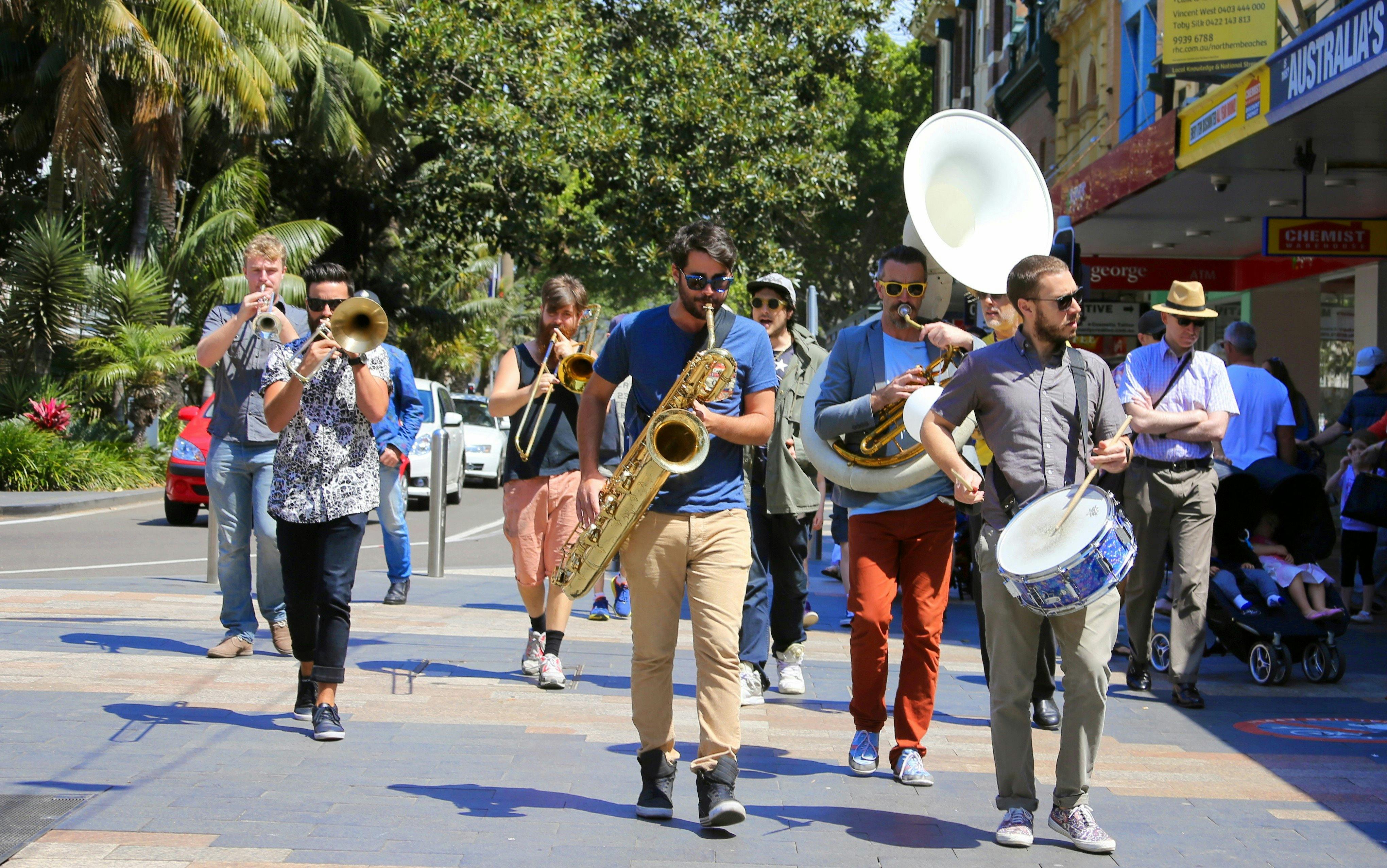 Roving Bands in Manly Corso