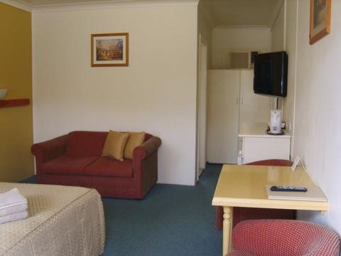 Queen room