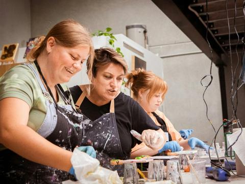 Timeless Creations: Resin Clock Workshop