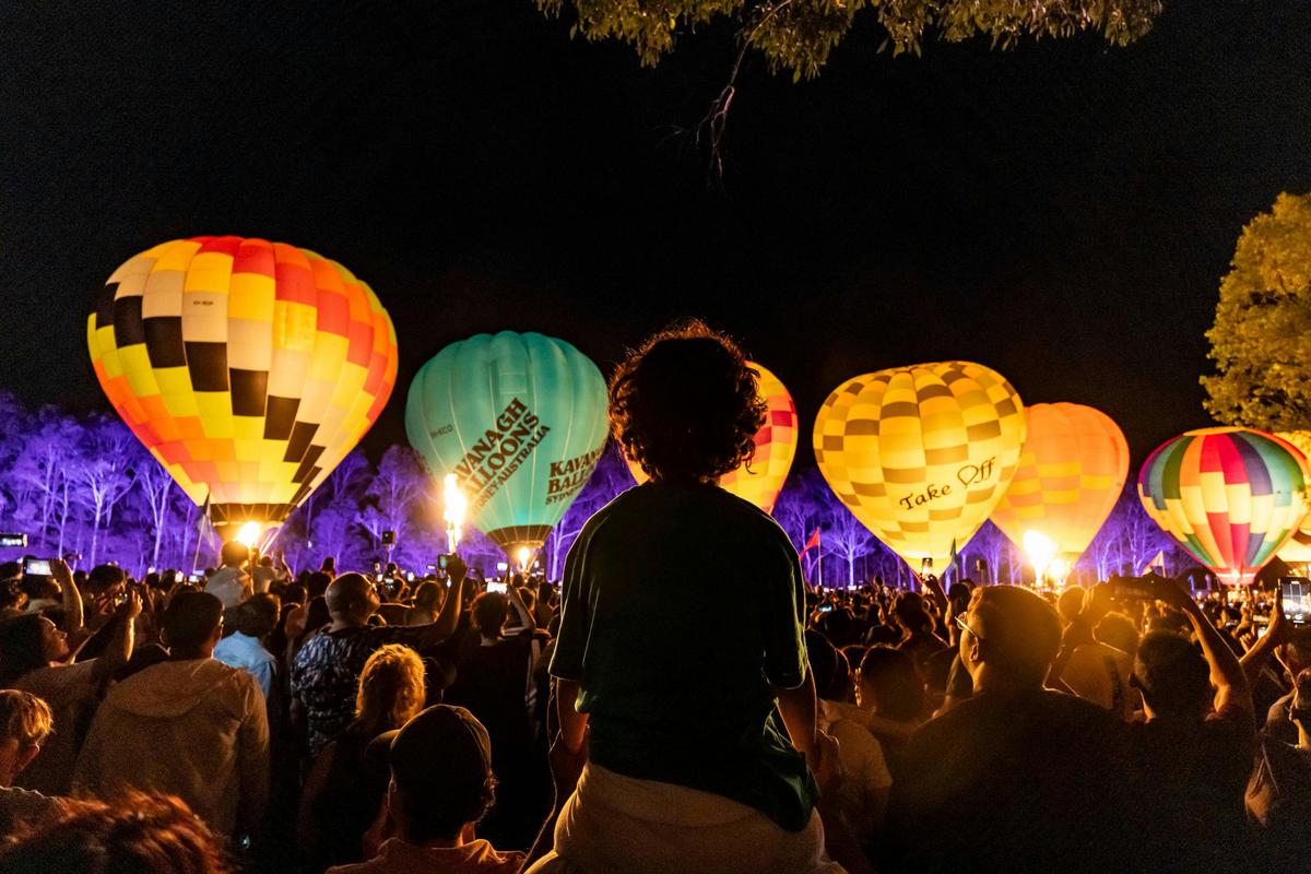 balloon glow