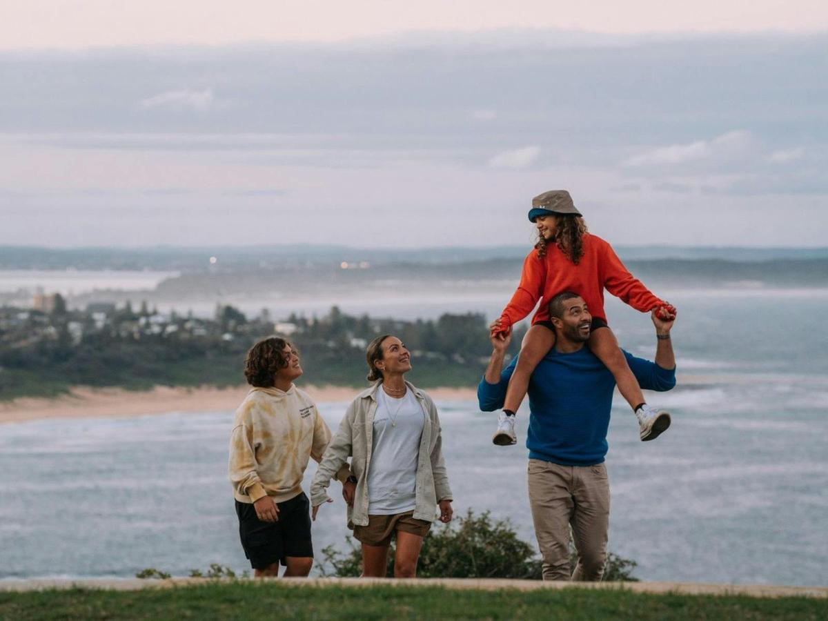 Family at Crackneck Lookout