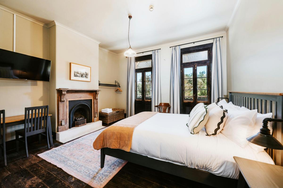 Queen Room with Balcony