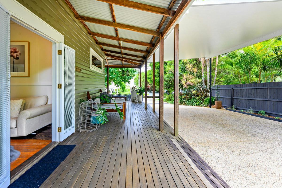 Side Veranda & Parking