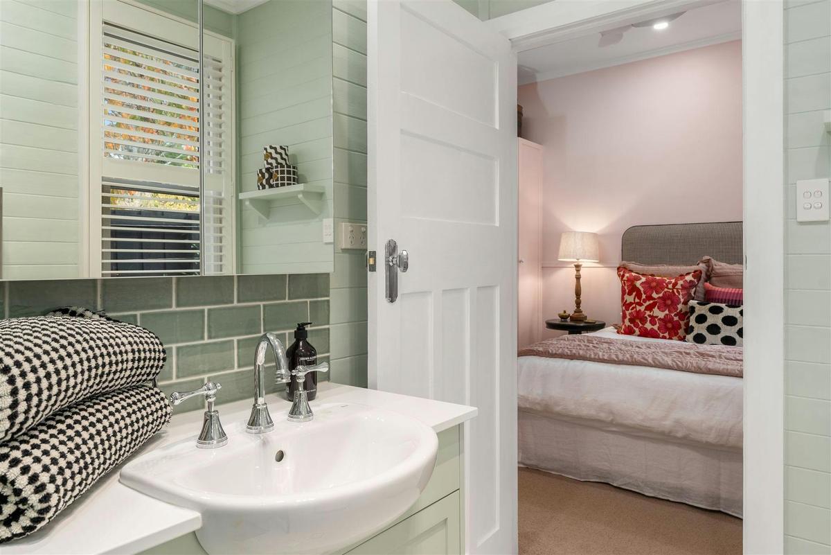 Ensuite bathroom