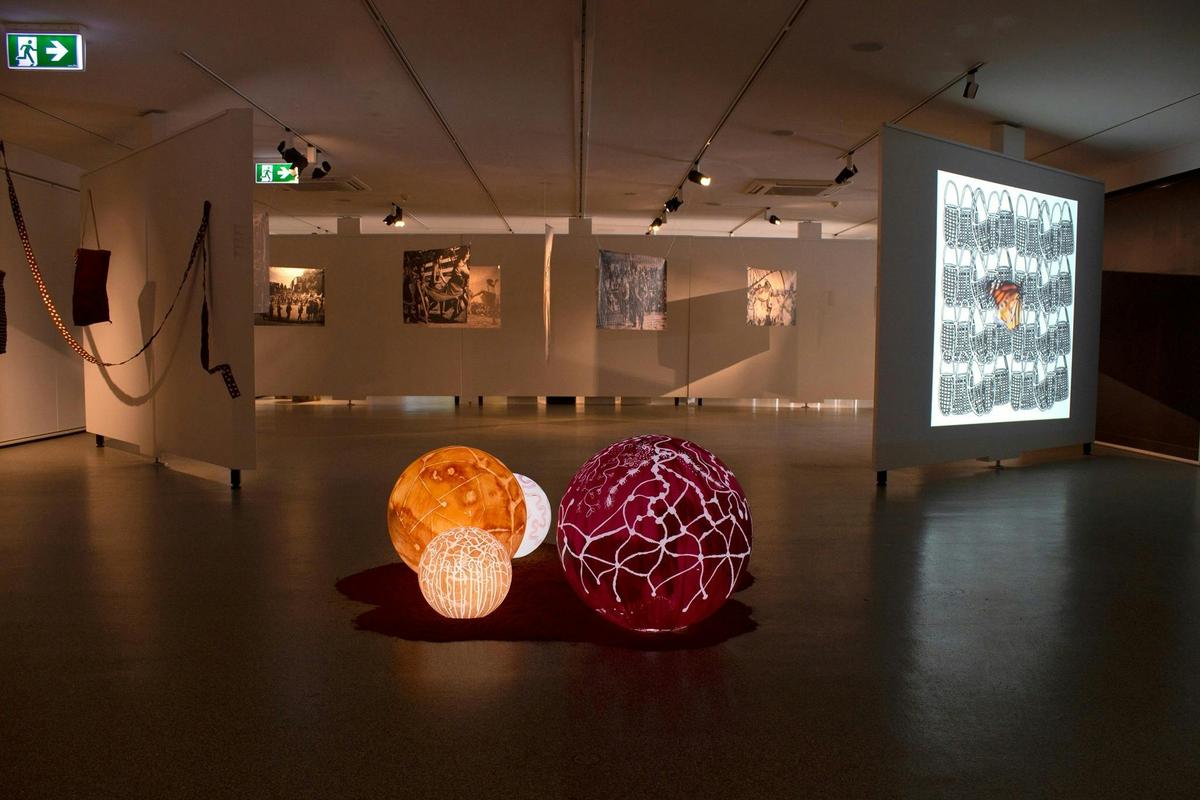 'Dyarra Murrama Guwing - The Sun Setting Red' at Gallery Lane Cove.
