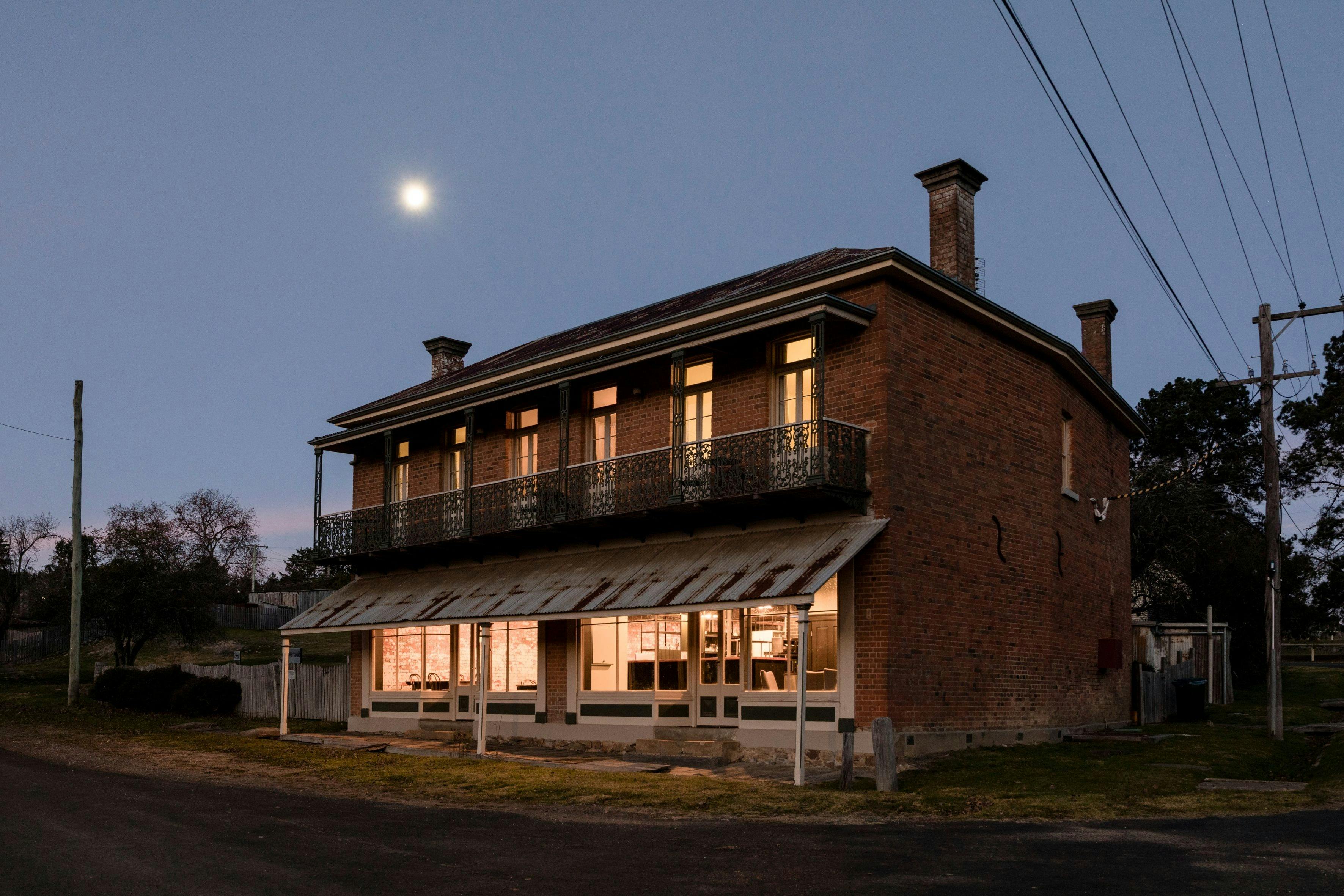 Hill End Micro Pub at night