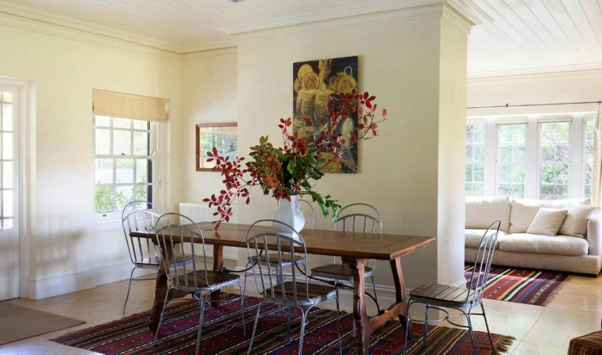 Mirrella Dining
