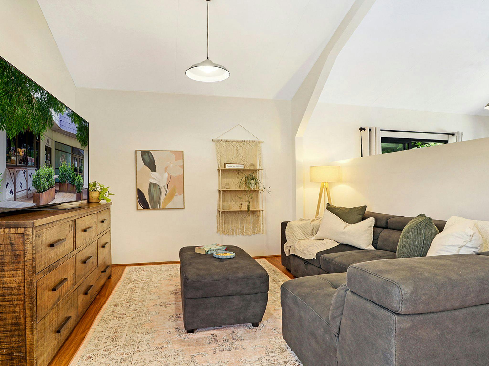 North Star | Granny flat | Open plan Kitchenette | Office nook