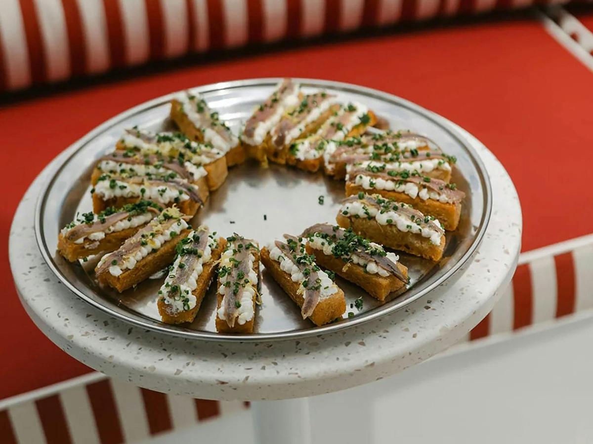 anchovy toast