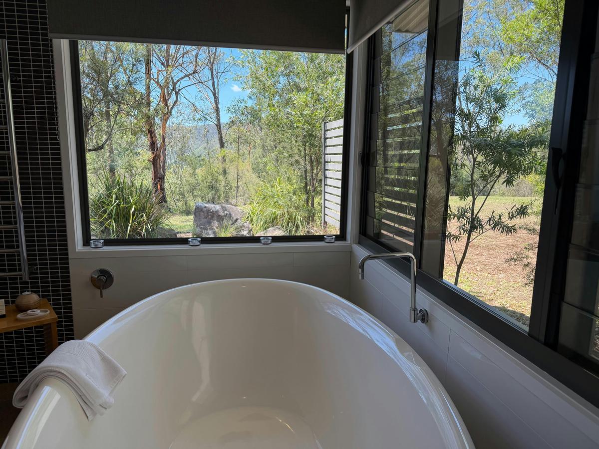 Large bath for 2