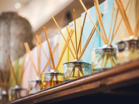 Thom, Dick and Harry's