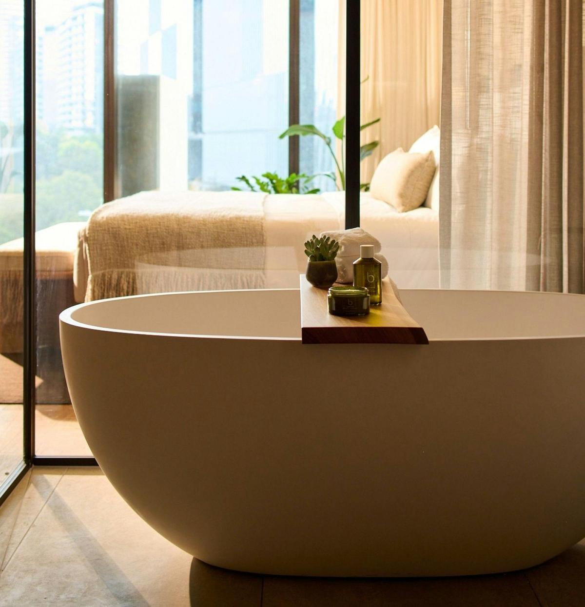 Finch Suite Bath Tub