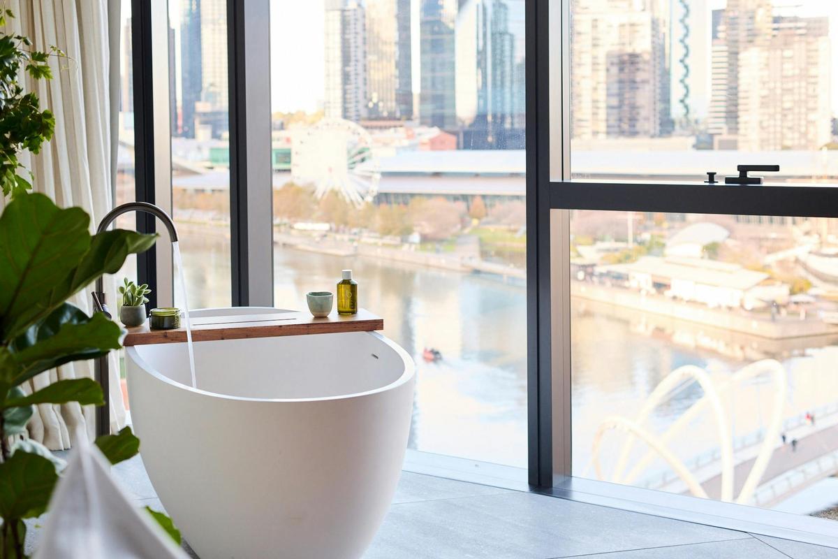 River Penthouse Suite Bath