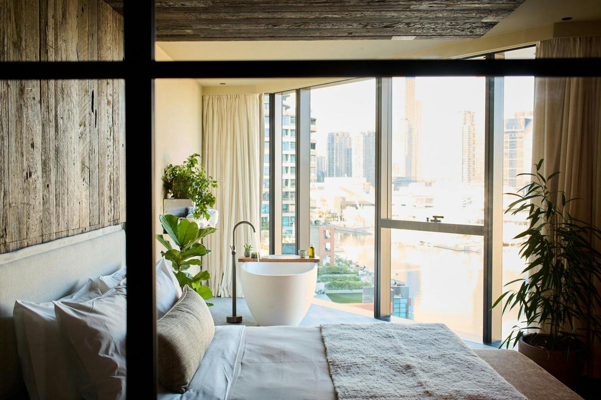 River Penthouse Suite Bed