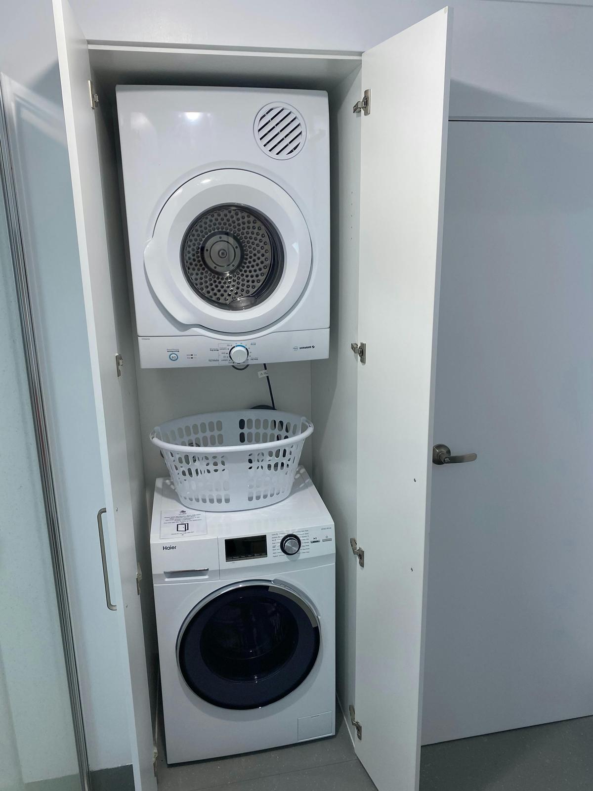 Washing Machine & Dryer